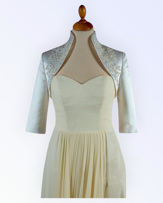 Juhlava bolero morsiamelle