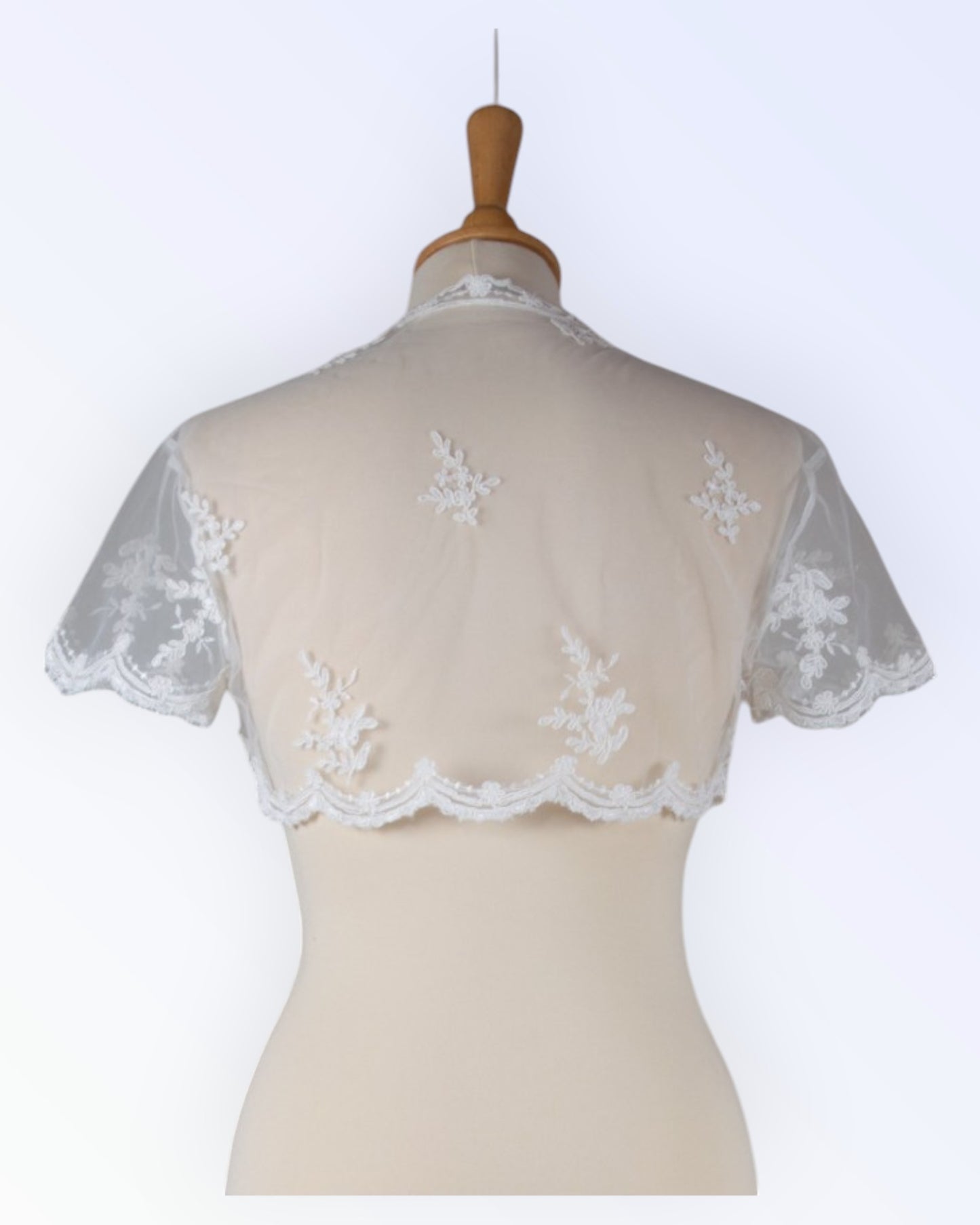 Juhlava luonnonvalkoinen pitsibolero
