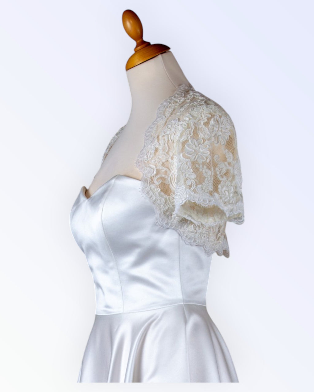 Festive off-white lace bolero