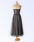 Pidulik komplekt mustast tüllist