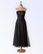 Pidulik komplekt mustast tüllist