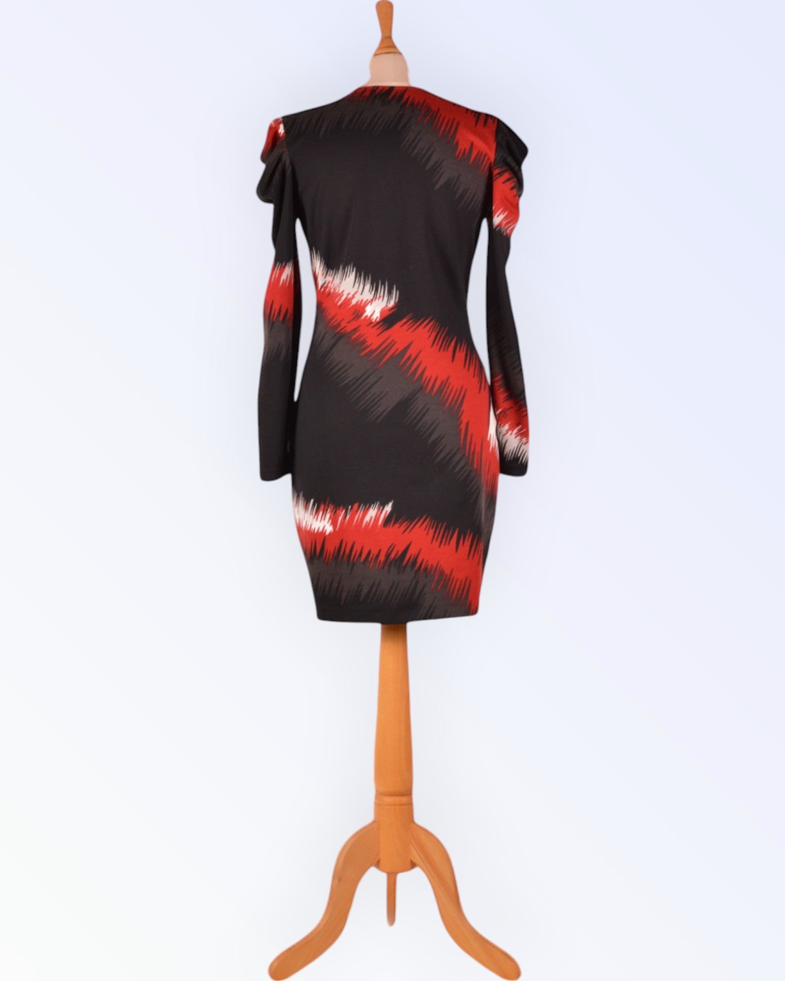 Ana Alcazar värikäs neulemekko