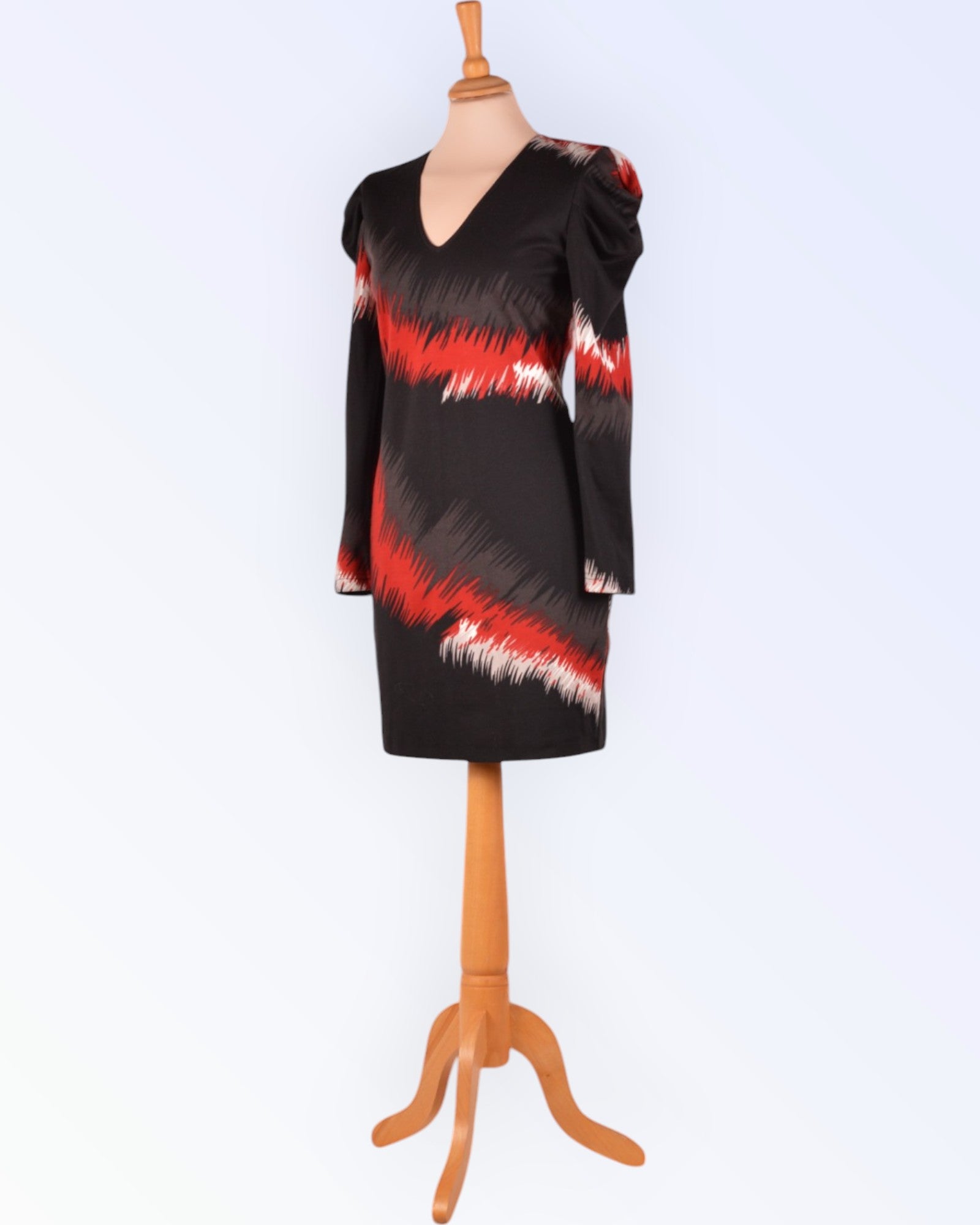 Ana Alcazar värikäs neulemekko