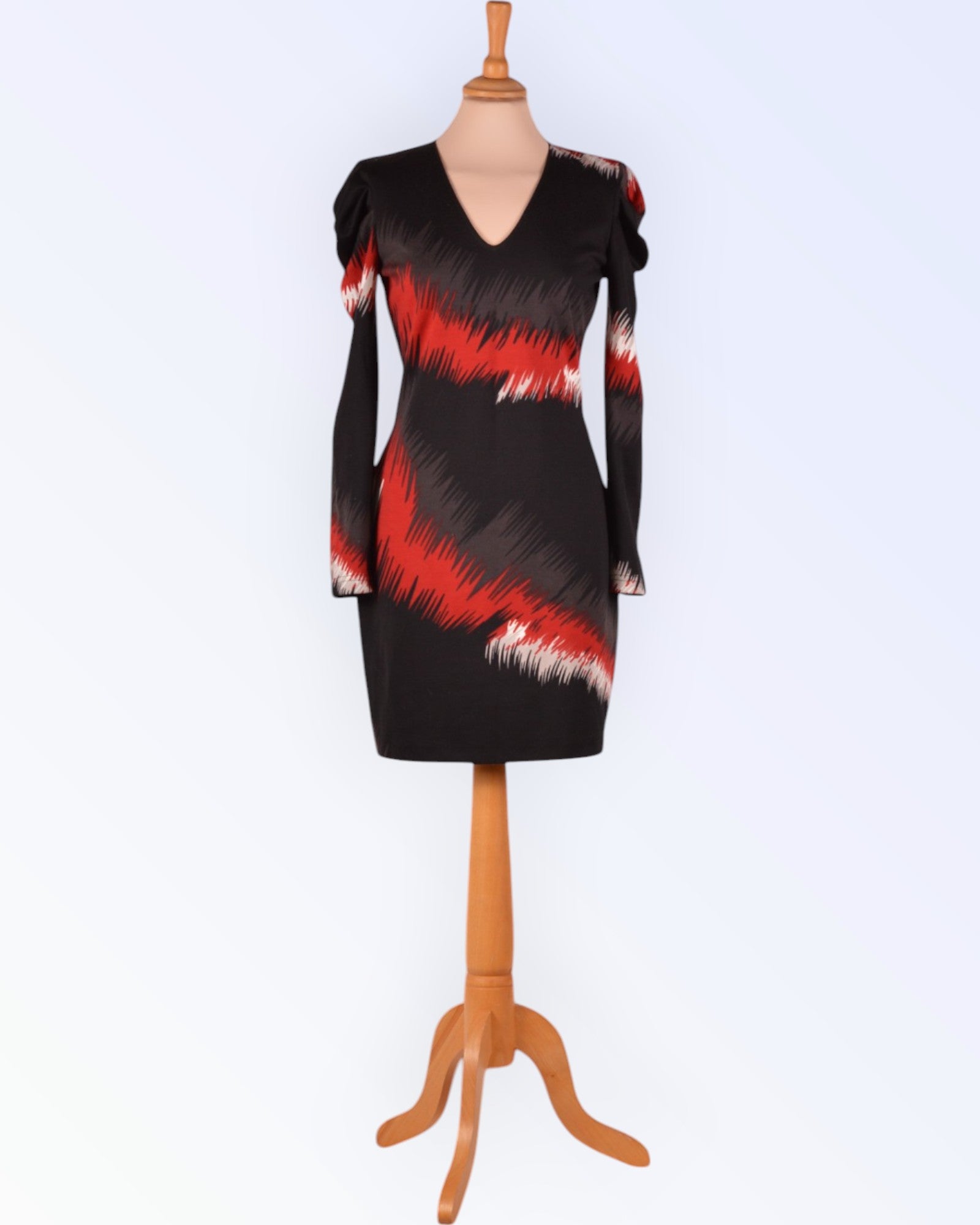 Ana Alcazar värikäs neulemekko