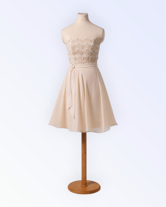 Short vintage-style dress