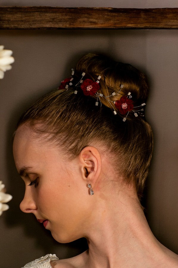 Hair ornament to be woven into the hair