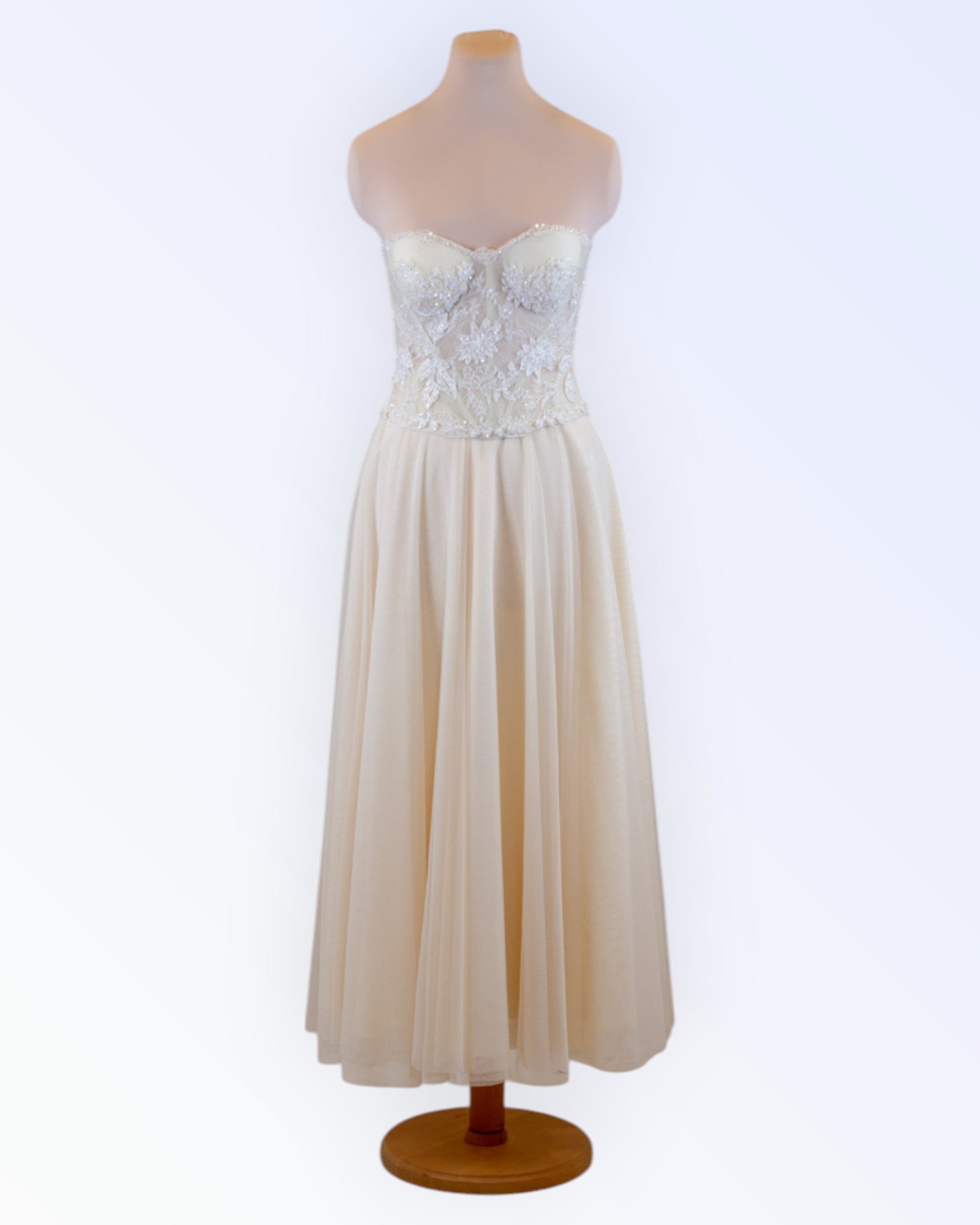 Festive set made of cream tulle