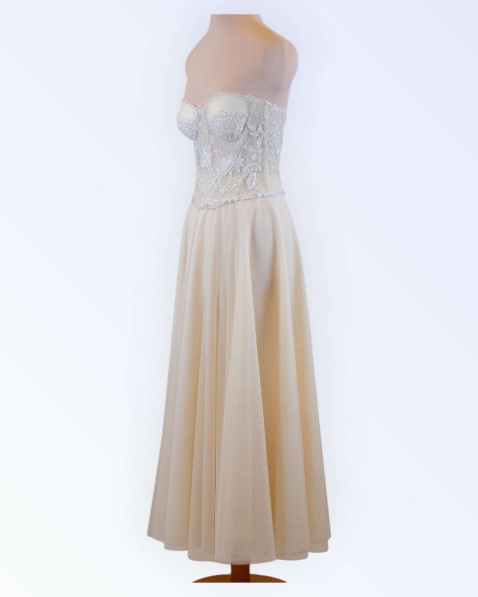 Festive set made of cream tulle