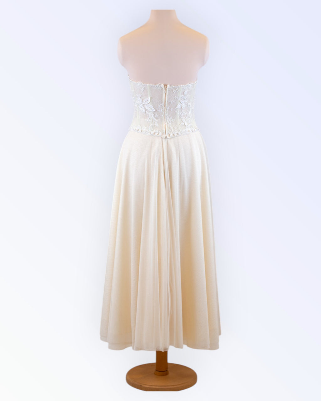 Festive set made of cream tulle