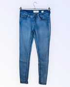 Pieces liibuvalõikelised naiste teksad