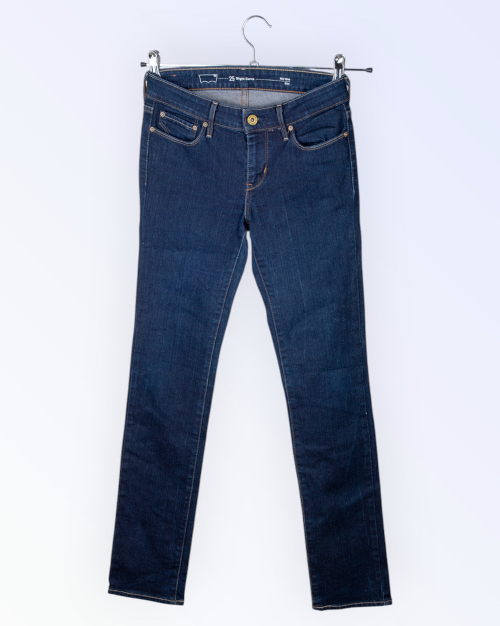 Levi'sin tummansiniset naisten farkut