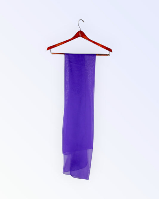 Violetti sifonkihuivi