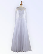 Princess-style tulle wedding dress with a train