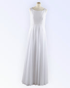 Wedding dress for the expectant mother