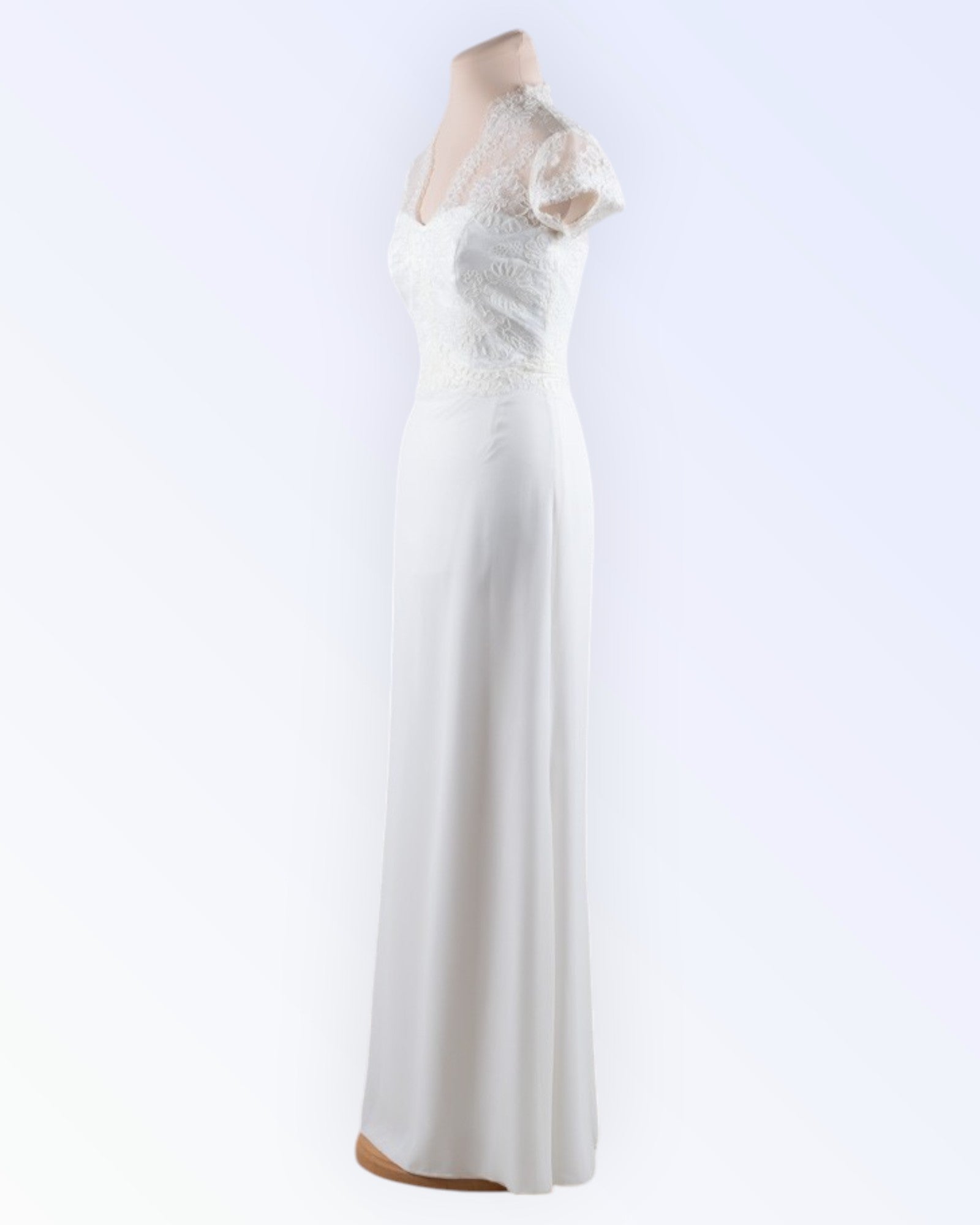 Off-white mermaid wedding dress