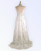Wedding dress made of exclusive pearl lace