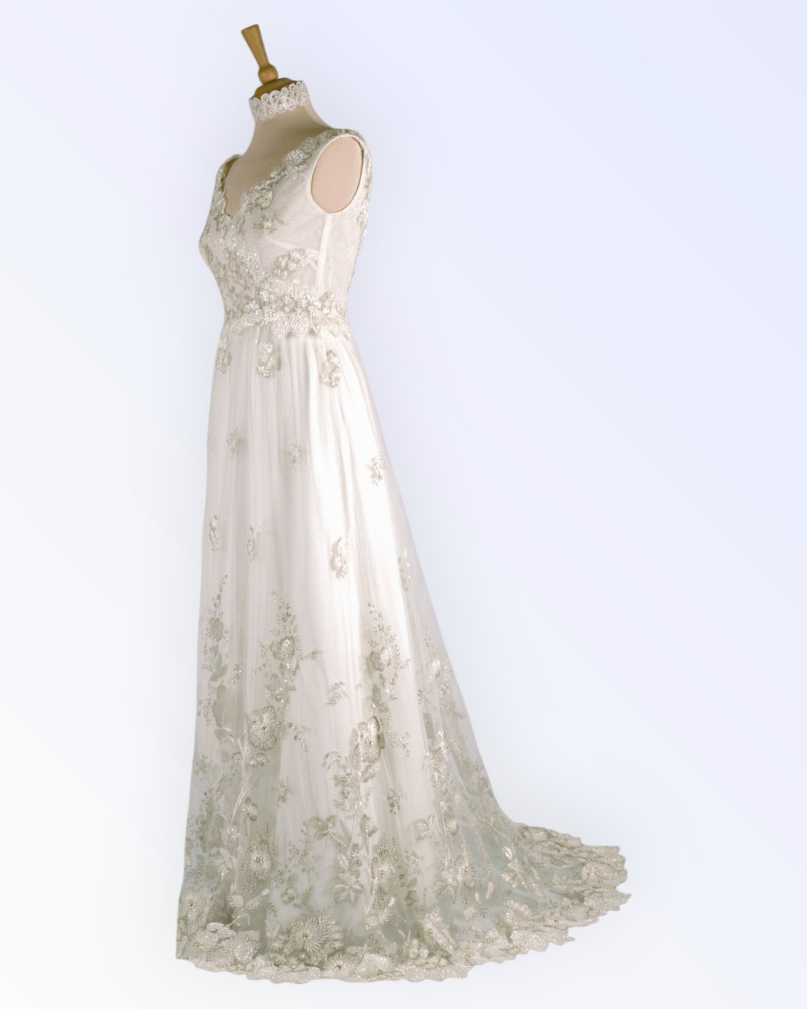 Wedding dress made of exclusive pearl lace
