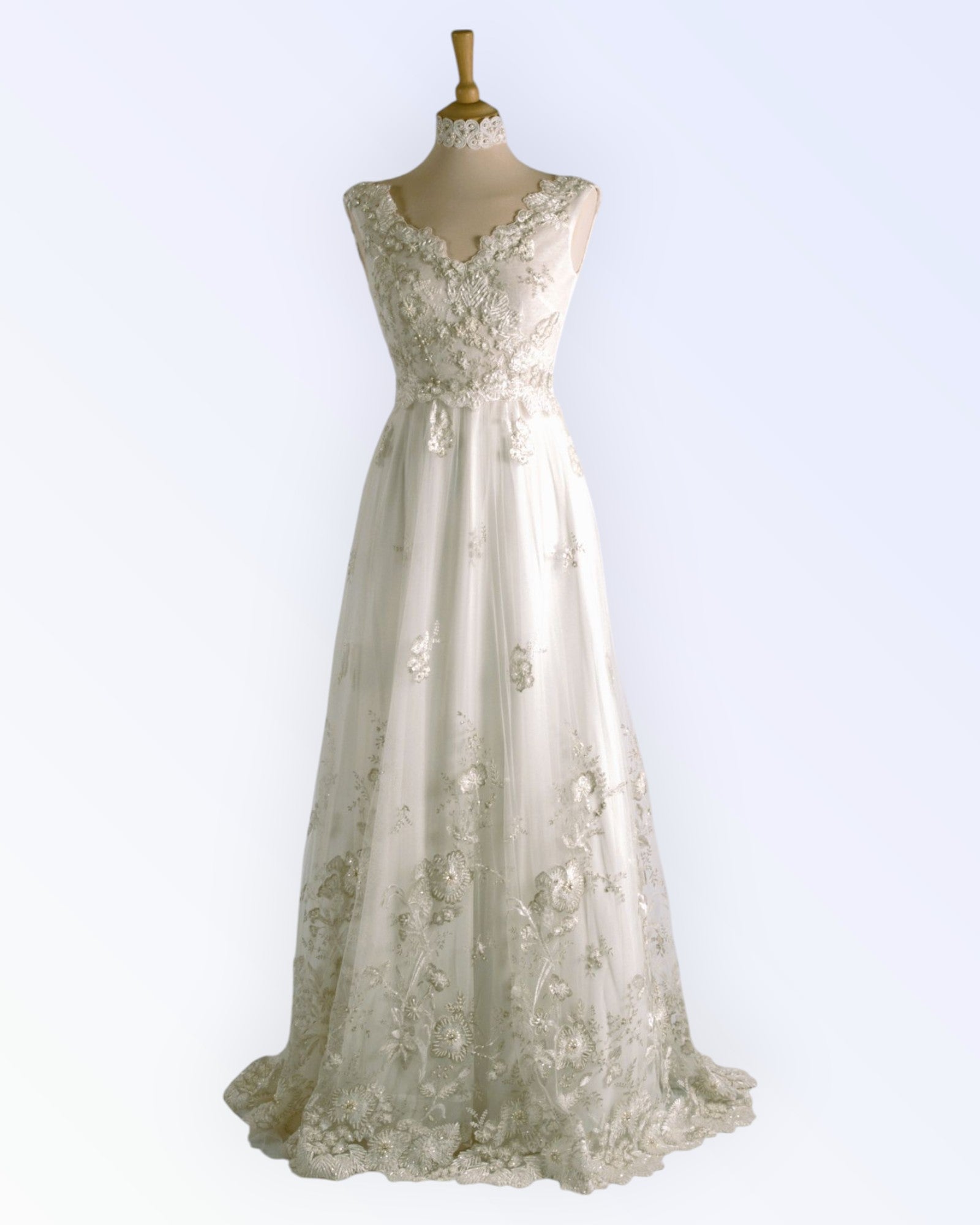 Wedding dress made of exclusive pearl lace