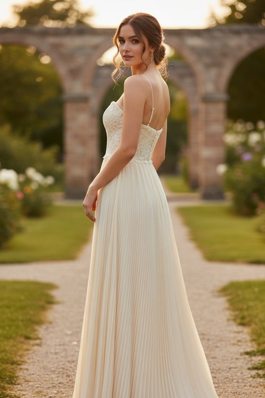 Wedding dress with pleated skirt