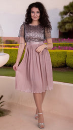 Pidulik kleit vanaroosa plisseerseelikuga