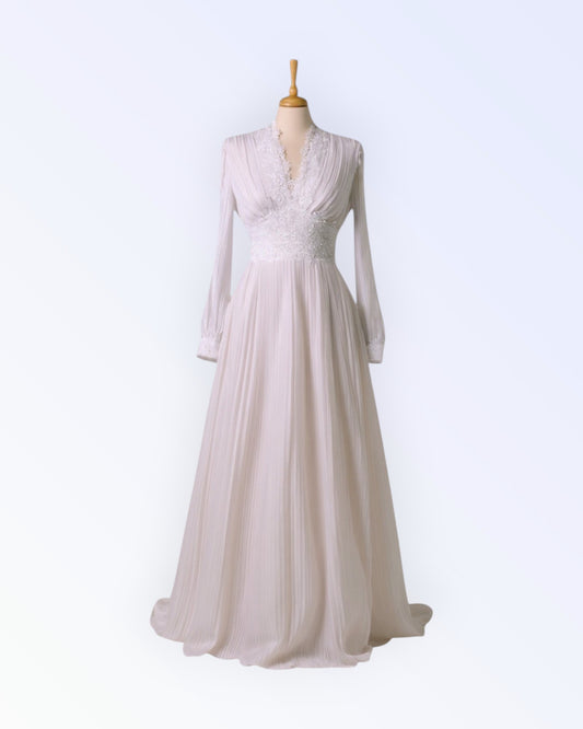 Valkoinen vintage-tyylinen hääpuku