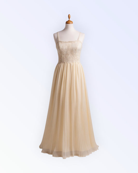 Wedding dress with pleated skirt