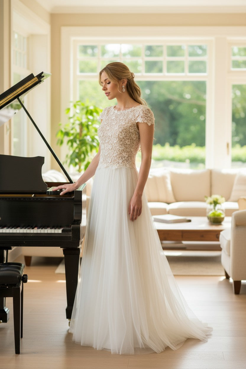 Romantic wedding dress with tulle skirt