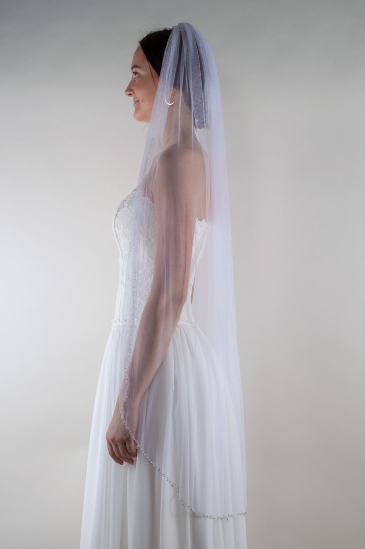 Helmestega ääristatud pruudiloor