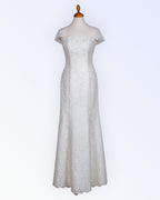 Loodusvalge pitsist pruutkleit