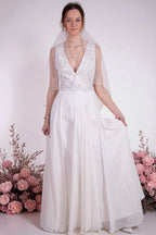 Off-white chiffon wedding dress