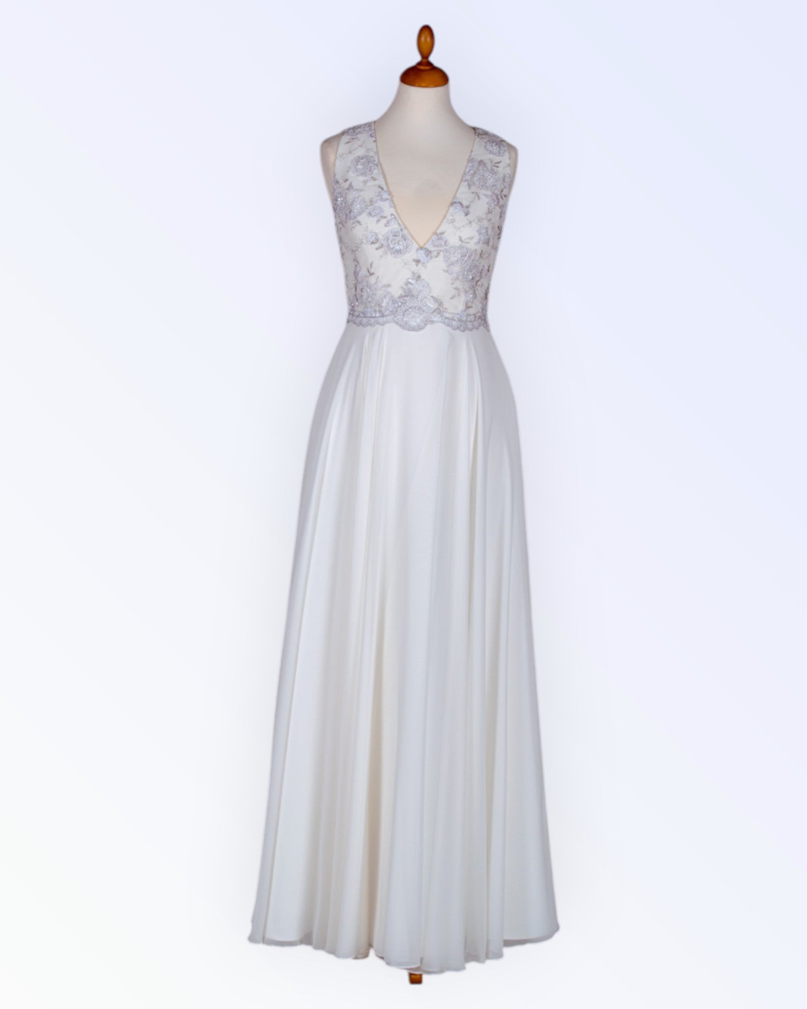 Off-white chiffon wedding dress