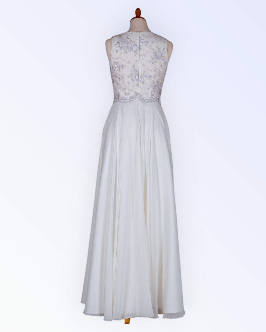 Off-white chiffon wedding dress