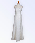 Loodusvalge pitsist pruutkleit