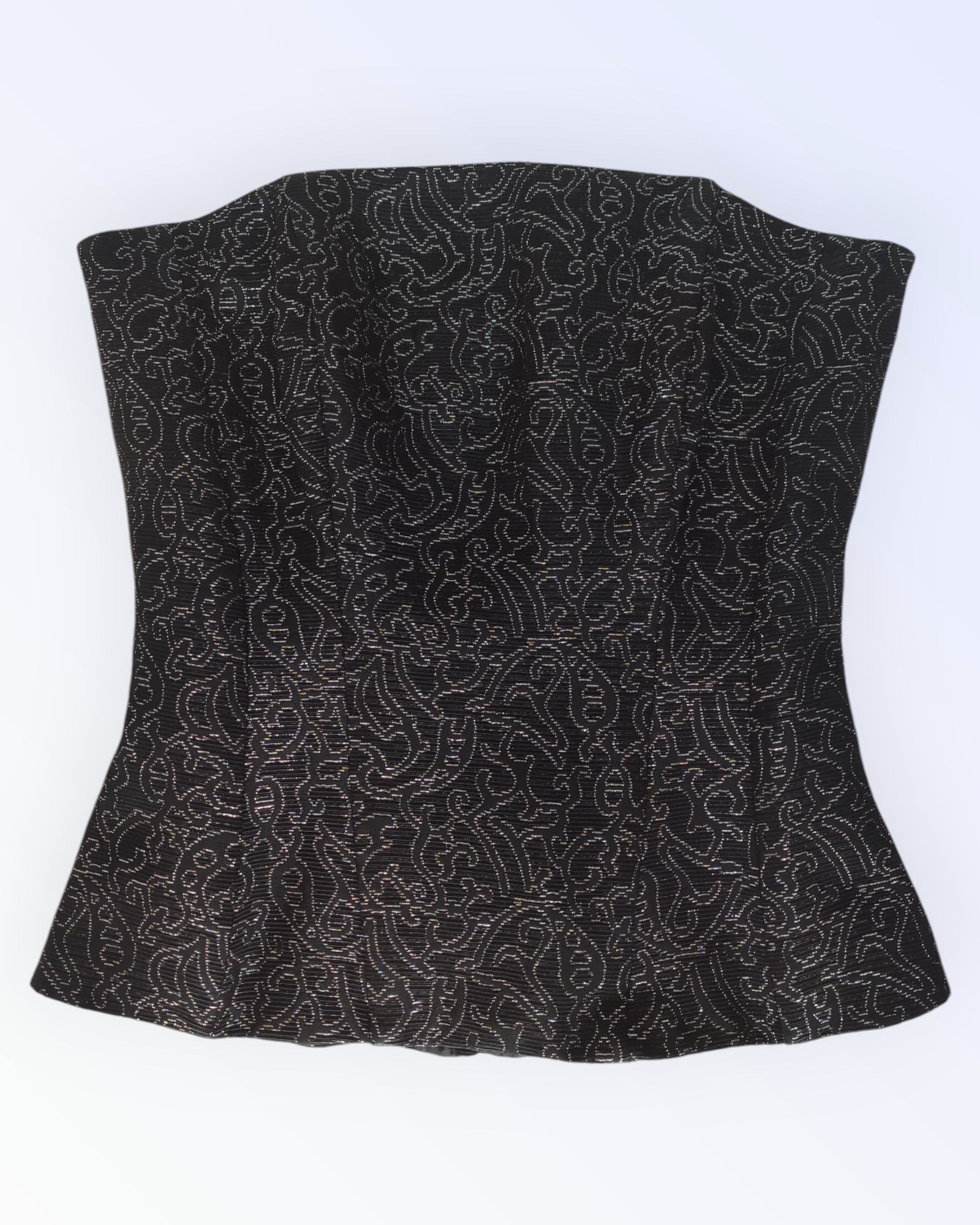 Mustast brokaadist korsett