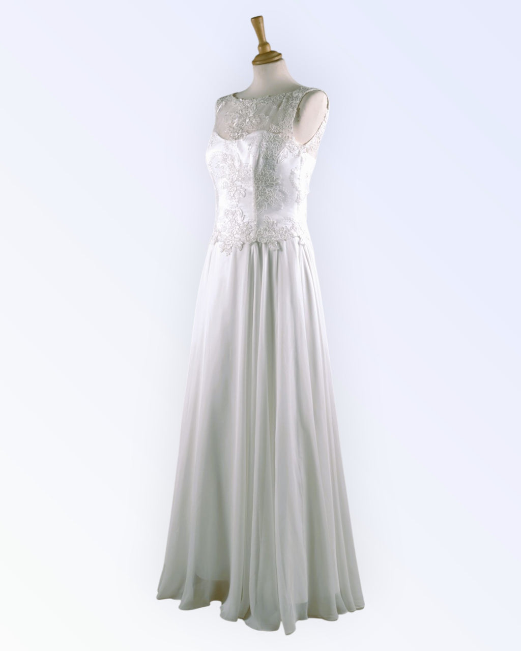 Off-white chiffon wedding dress