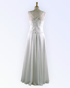 Off-white chiffon wedding dress