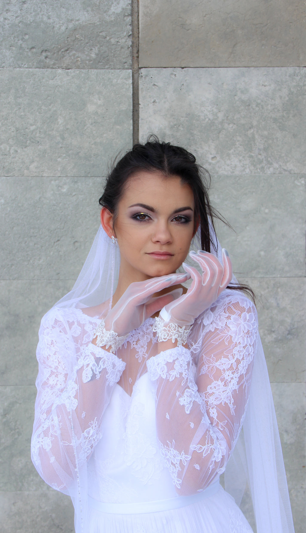 Gloves for the bride